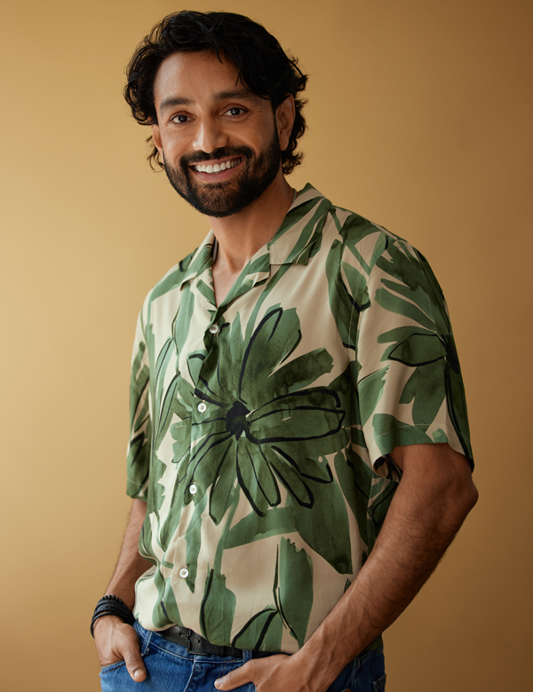 Mannelijk model met zwart haar Saaed