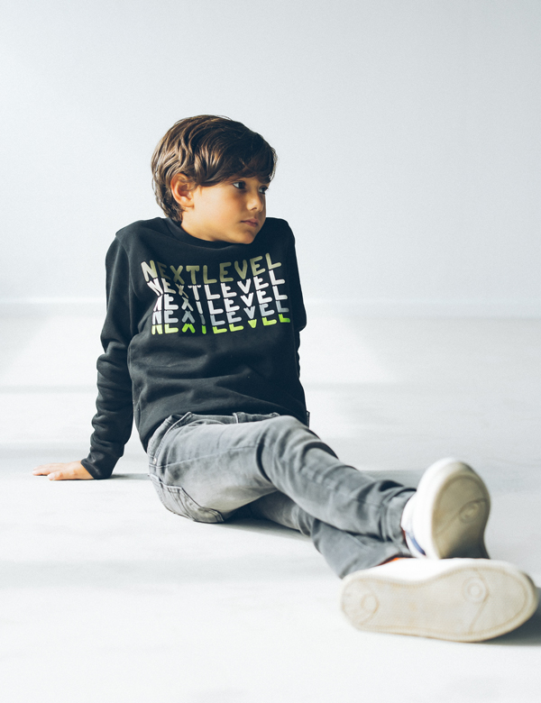 Kindermodel met bruin haar Vinz