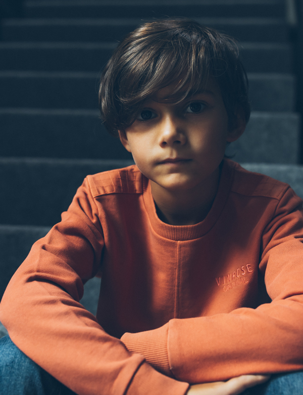 Kindermodel met bruin haar Vinz