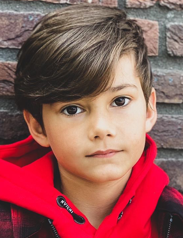 Kindermodel met bruin haar vinz