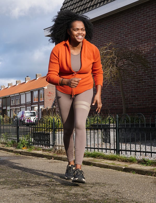 Vrouwelijk model met zwart haar Abigail