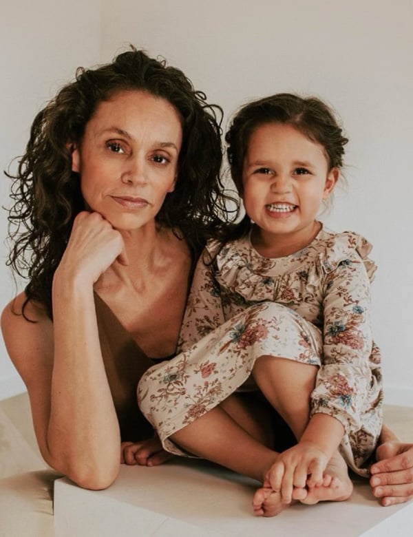 Kindermodel met bruin haar Ana Mirai