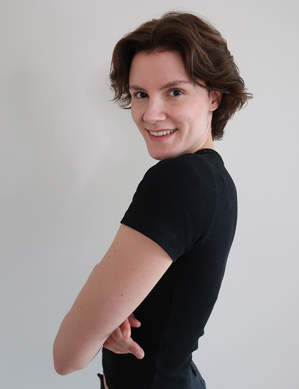 Vrouwelijk model met bruin haar Coco R.