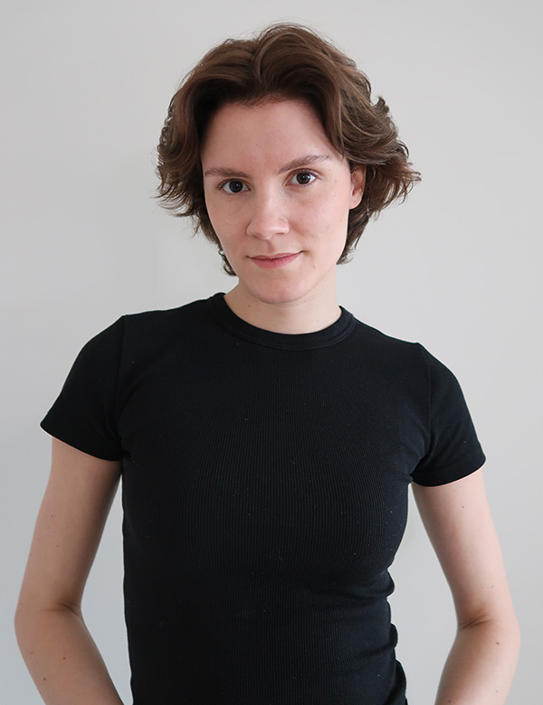 Vrouwelijk model met bruin haar Coco R.