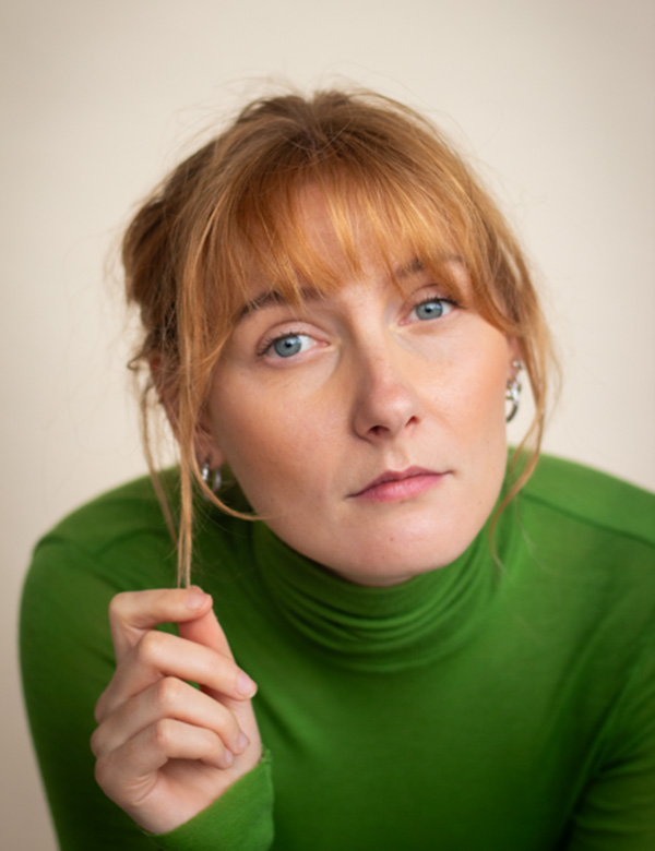 Vrouwelijk model met Rossig haar Donna-jo.