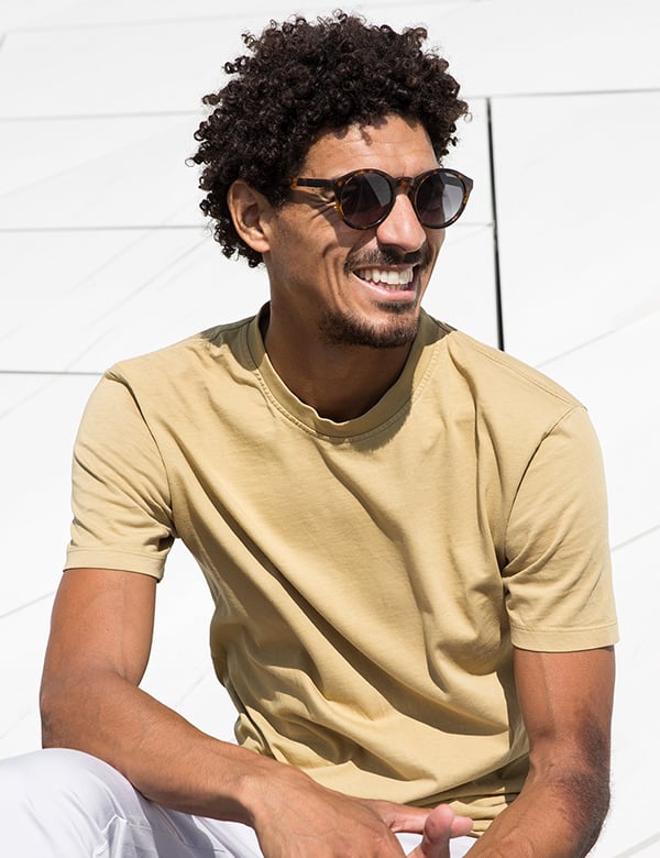 Mannelijk model met donkerbruin haar Miguel M.