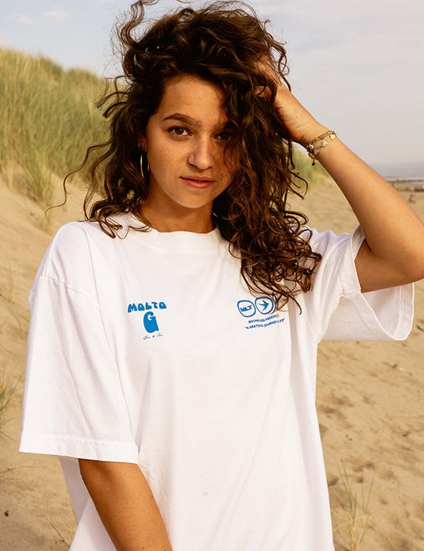 Vrouwelijk model met bruin haar Ornella