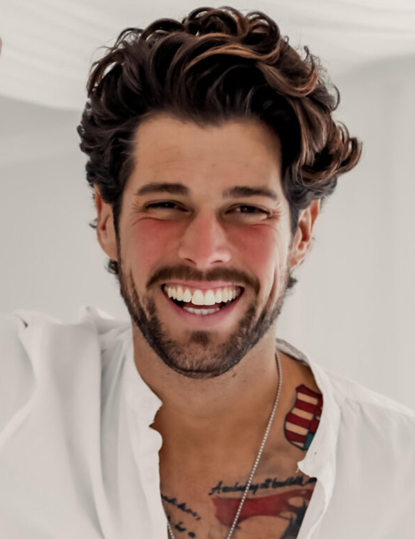 Mannelijk model bruin haar gergely