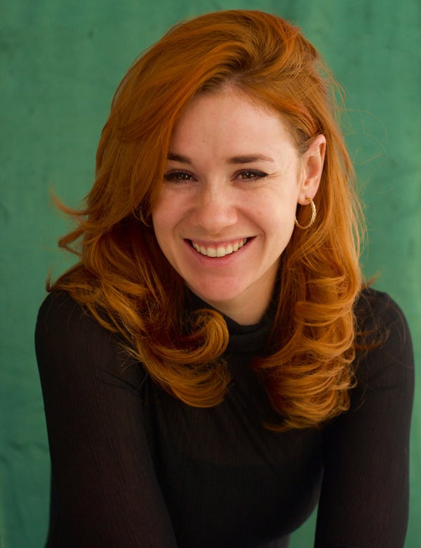 Vrouwelijk model met rood haar Gina