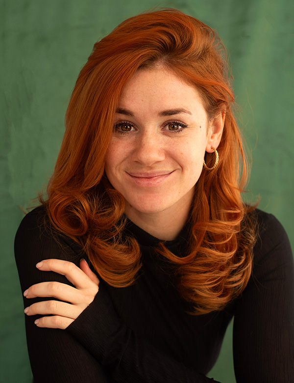 Vrouwelijk model met rood haar Gina