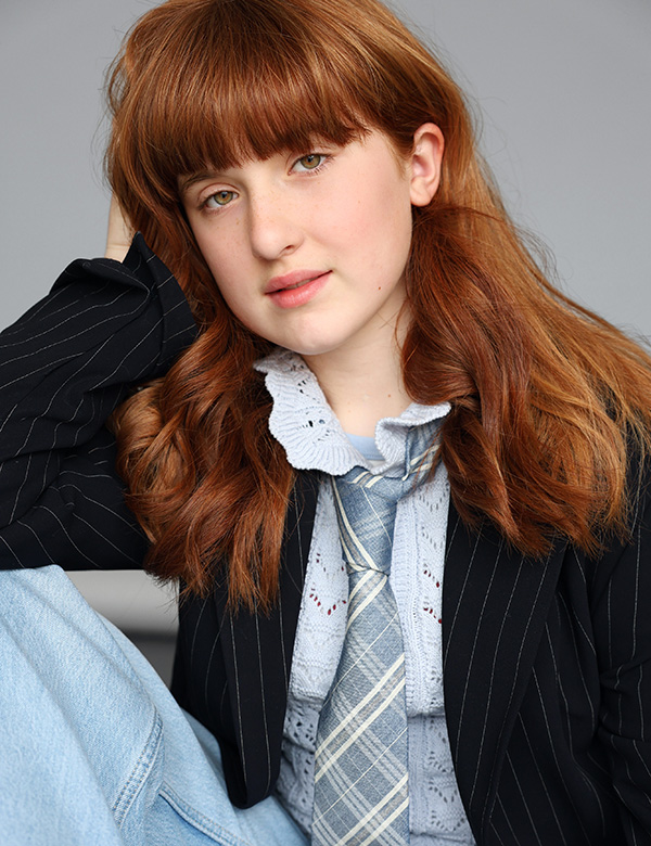 kindermodel met rood haar Elise Ba.