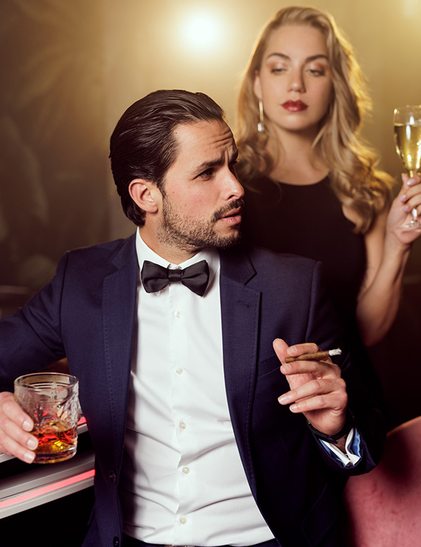 Mannelijk model donker haar Elroy