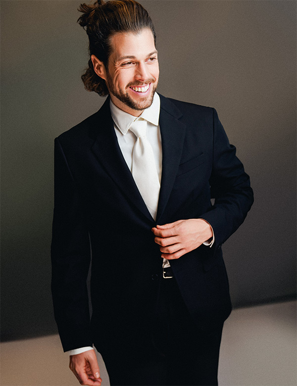 Mannelijk model met bruin haar Gergely