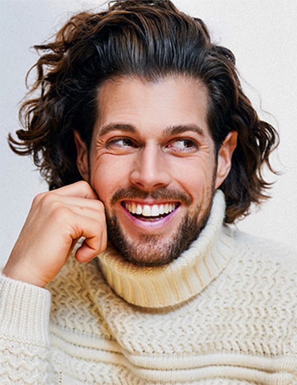 Mannelijk model met bruin haar gergely