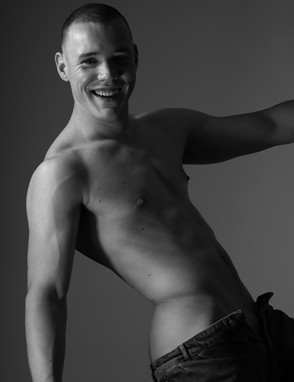 Mannelijk model kaal Luuk N.