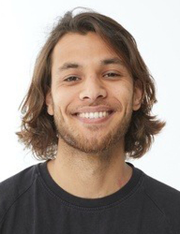 Mannelijk model met bruin haar mick