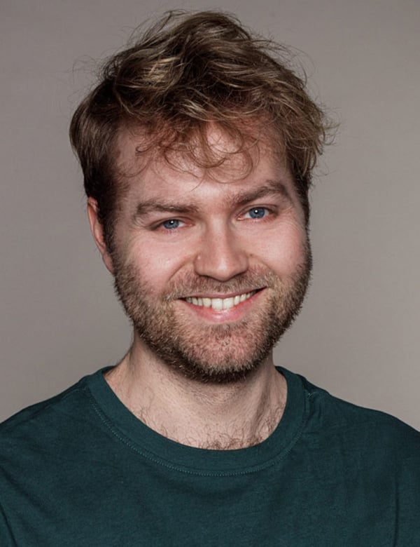 Mannelijk model met kort haar sem