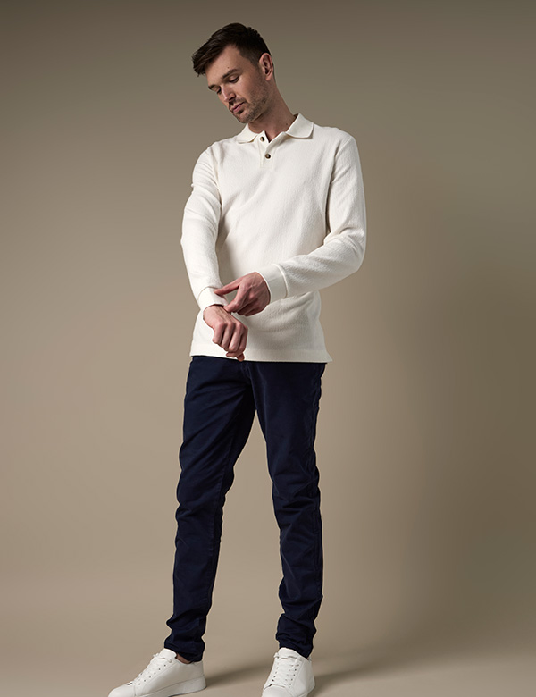 Mannelijk model met donkerbruin haar Tom M.
