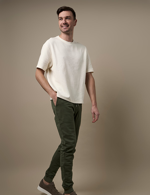 Mannelijk model met donkerbruin haar Tom M.