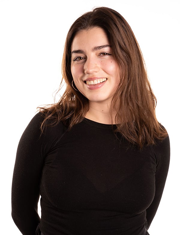 Vrouwelijk model met bruin haar Marijne