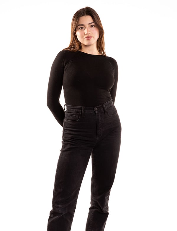 Vrouwelijk model met bruin haar Marijne
