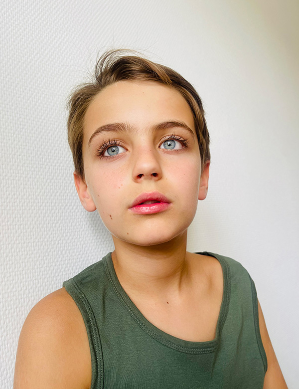 Kindermodel met blond haar Noah Ne.