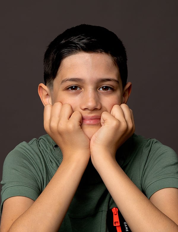 Kindermodel met bruin haar Santiago