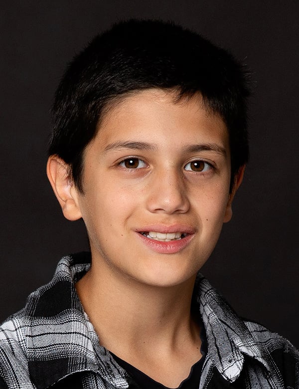 Kindermodel met bruin haar santiago