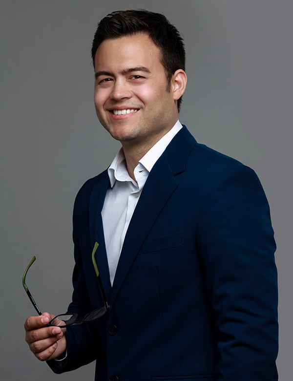 Mannelijk model zwart haar Andy Y.