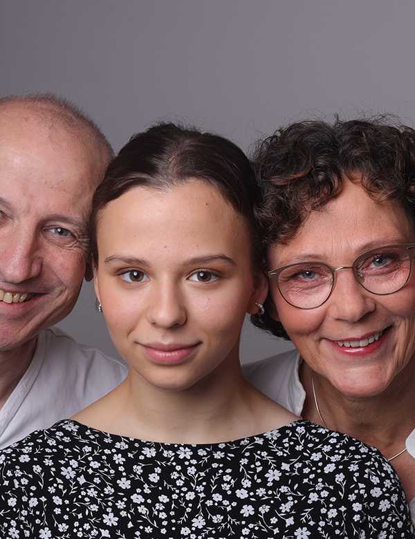 Vrouwelijk model met donkerblond haar Janet