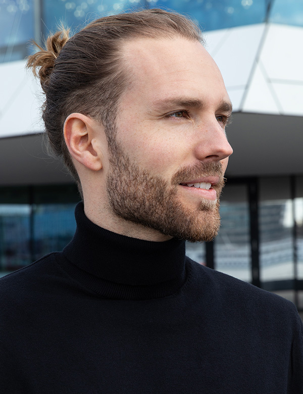 Mannelijk model blond haar Marijn L.