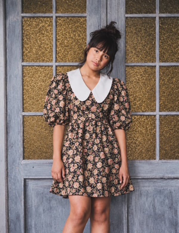 Kinderlijk model met donkerbruin haar Olivia E.