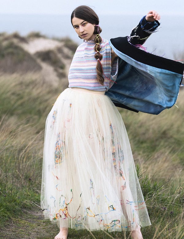 Vrouwelijk model bruin haar Sunai