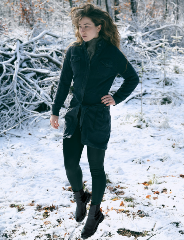 Vrouwelijk model bruin haar Sunai