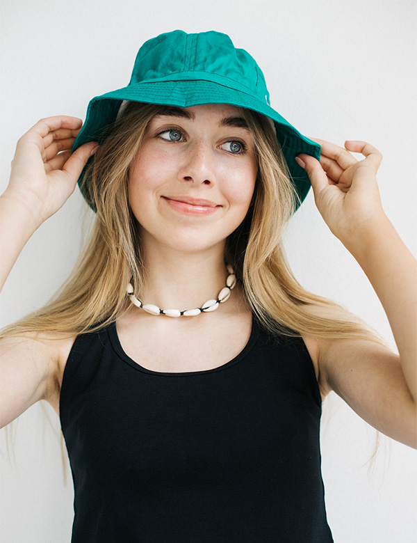 vrouwelijk model met blond haar Katja