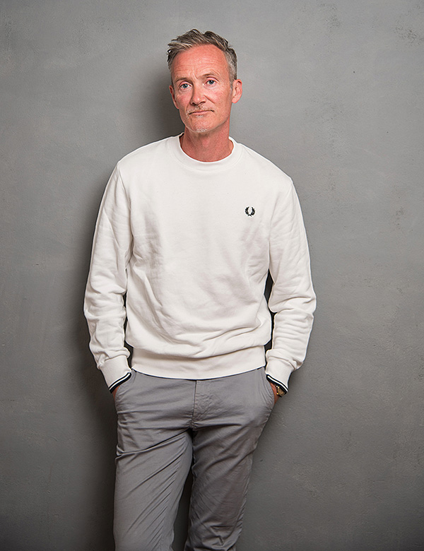 Mannelijk model kort haar Alex