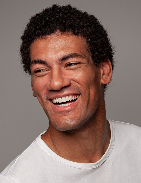 Mannelijk model donker haar denzel