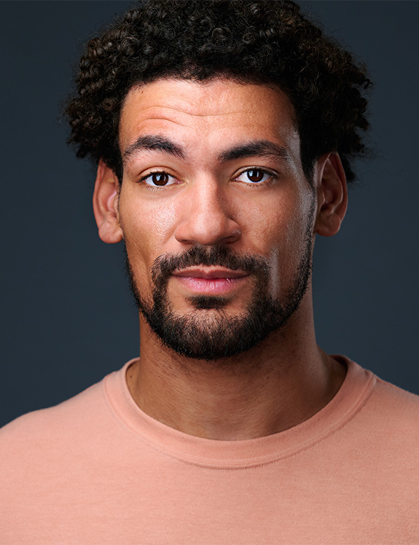Mannelijk model met zwart haar Denzel n.