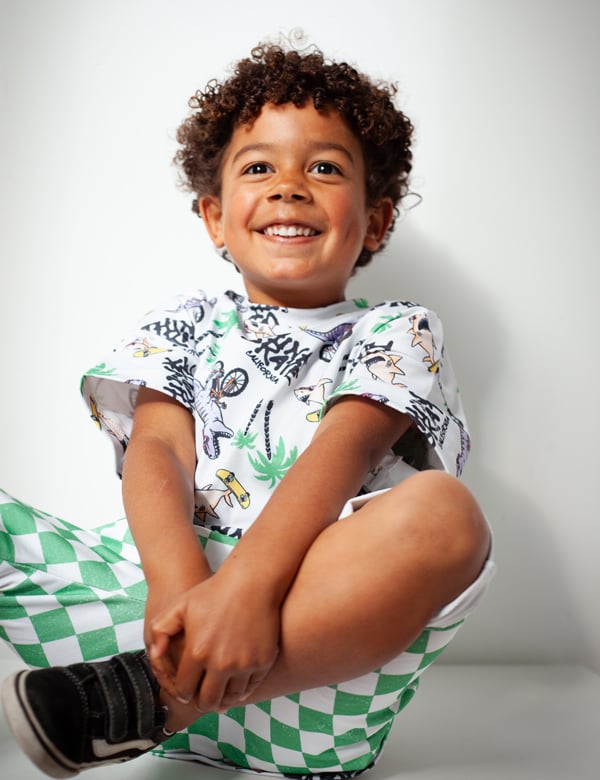 Kindermodel met bruin haar Eden K.