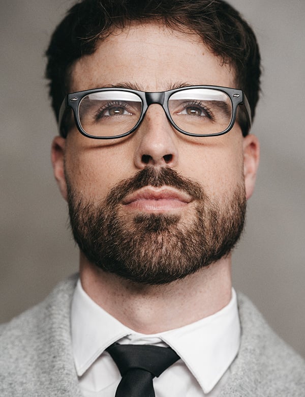 Mannelijk model met bruin haar Hessel