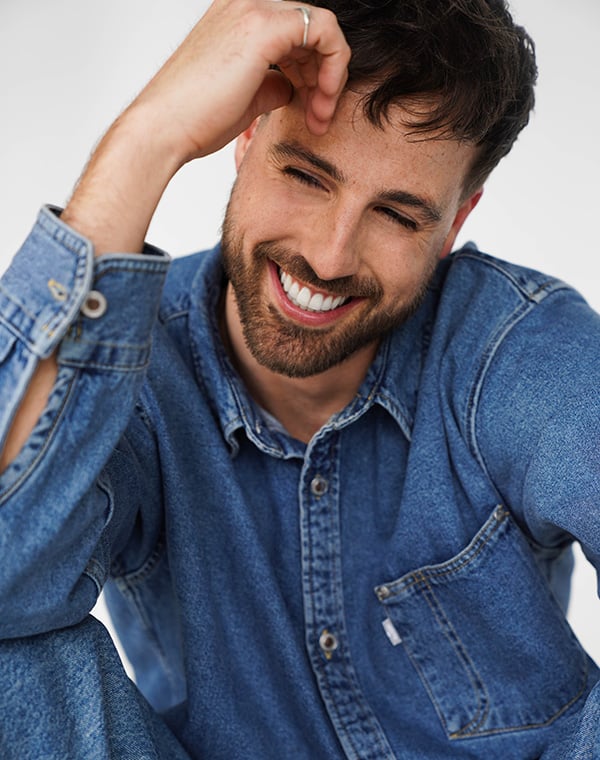 Mannelijk model met bruin haar Hessel