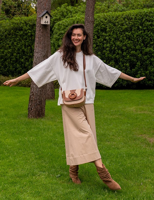 Vrouwelijk model met bruin haar Isabelle K.