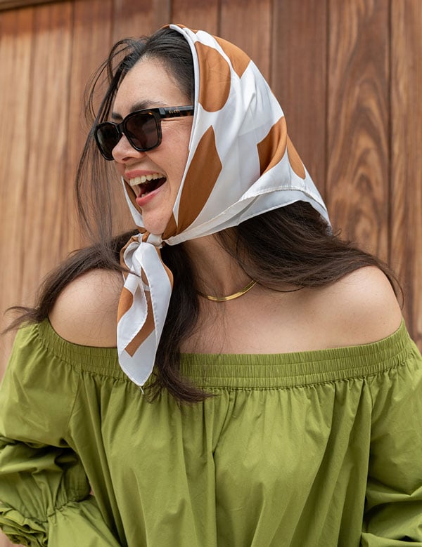 Vrouwelijk model met bruin haar Isabelle K.