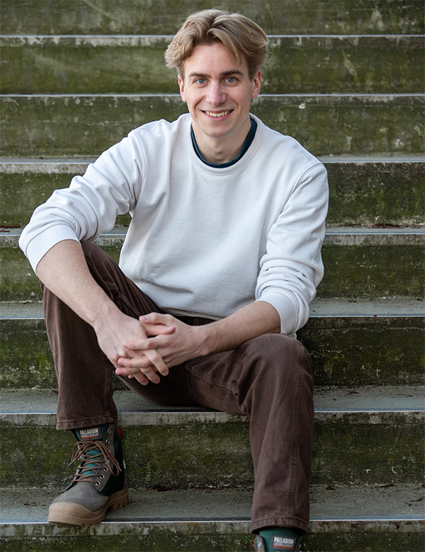 Mannelijk model met blond haar Keije V.