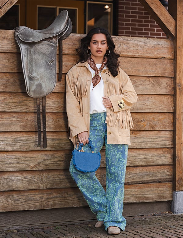 Vrouwelijk model met bruin haar Sonia