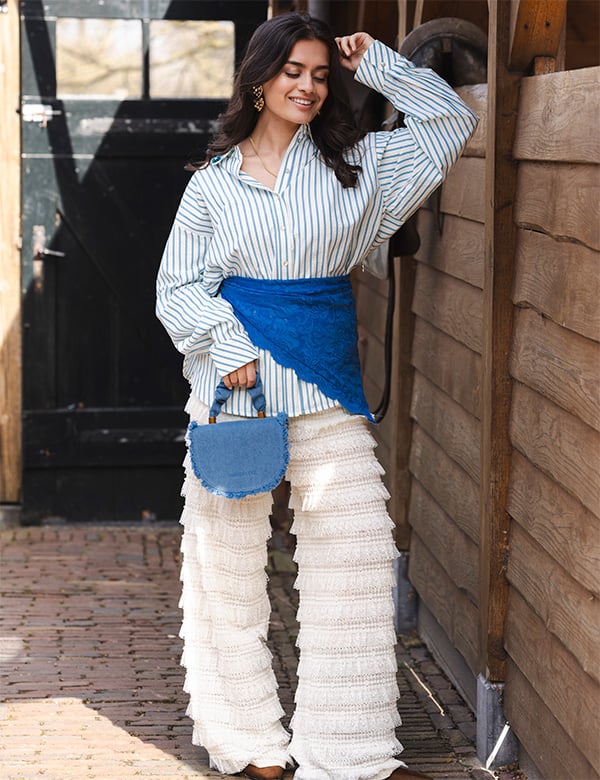 Vrouwelijk model met bruin haar Sonia