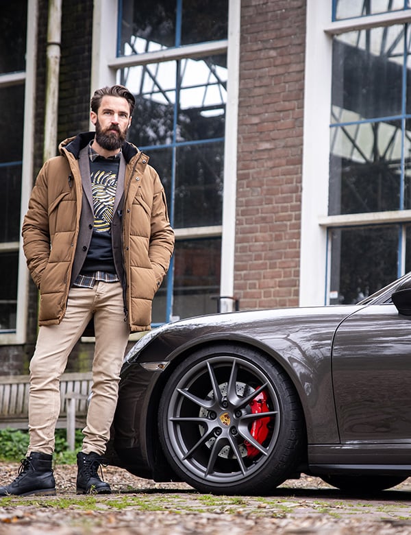 mannelijk model bruin haar Stef