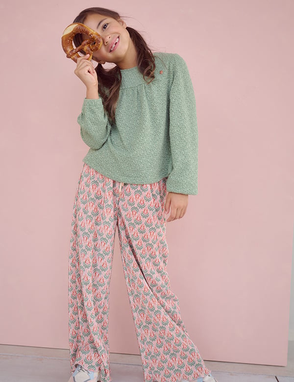 Kindermodel met bruin haar Vyenna