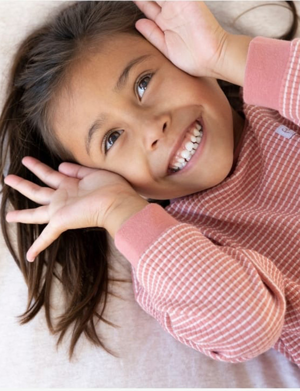 Kindermodel bruin haar Caithlyn