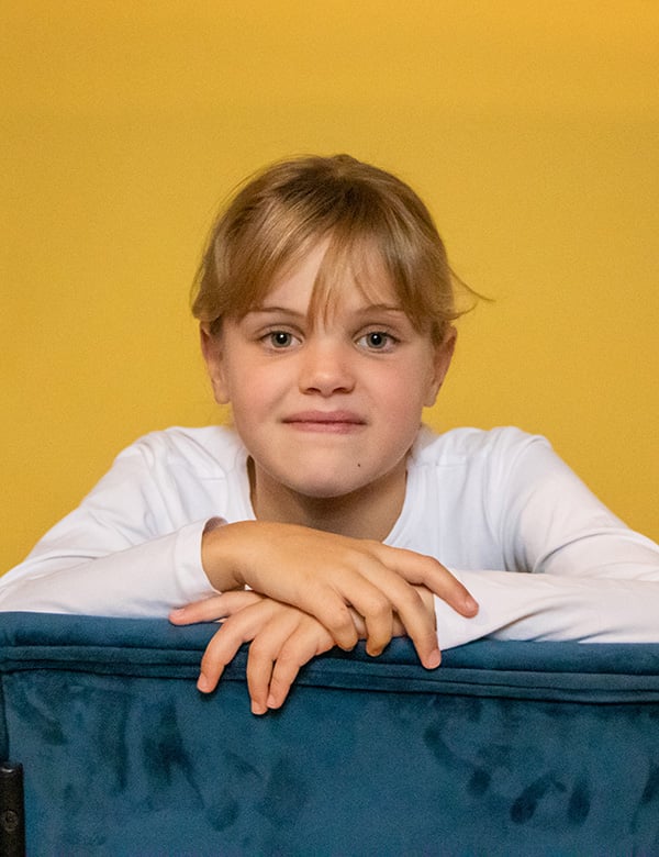 Kindermodel met blond haar Keet.